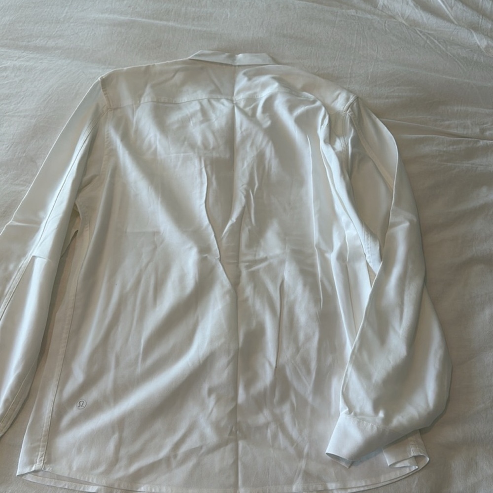 Lululemon Men’a long sleeve button down. White. Small